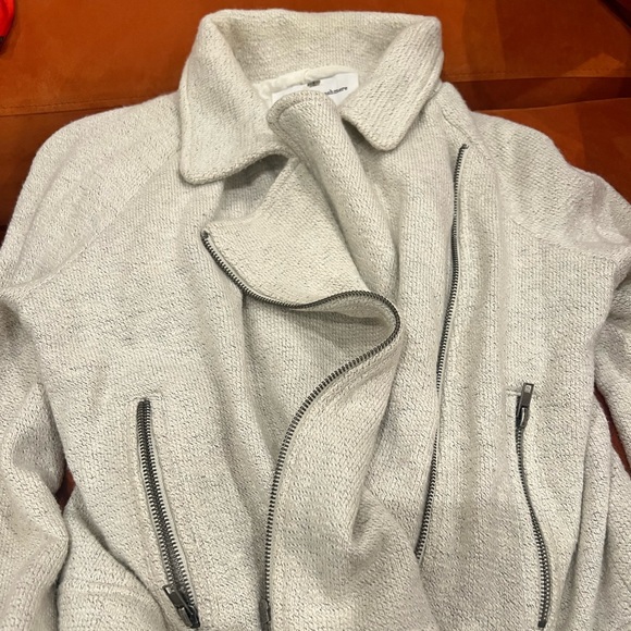 Cupcakes and Cashmere sweater, jacket fitted blazer very cute! Great for summer - Picture 3 of 4